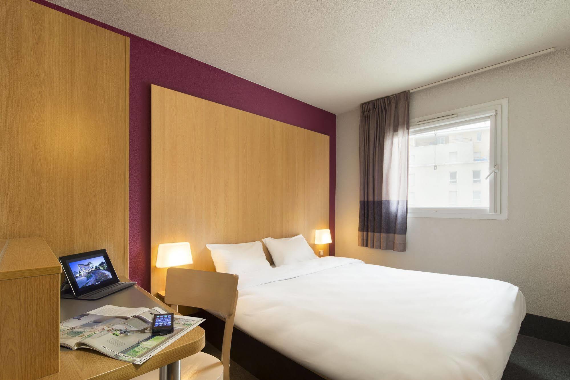 B&B Hotel Lyon Eurexpo Chassieu Esterno foto